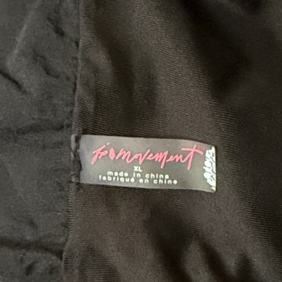 Free Movement Sleek Black Women's XL High Waist Athletic Shorts - Picture 2 of 5